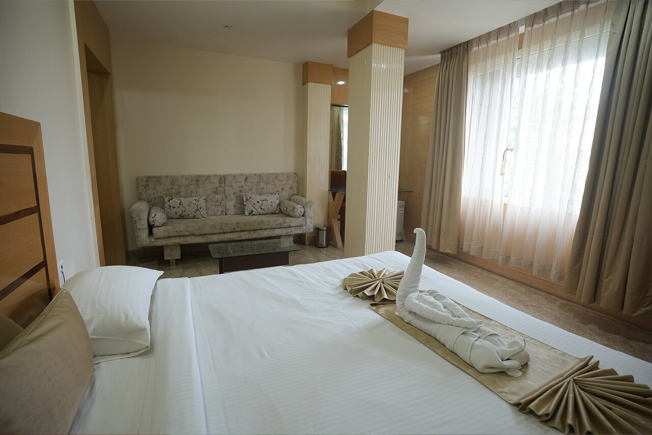 CLUB ROOM