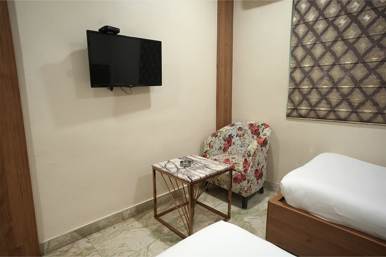 DELUXE TWIN BED